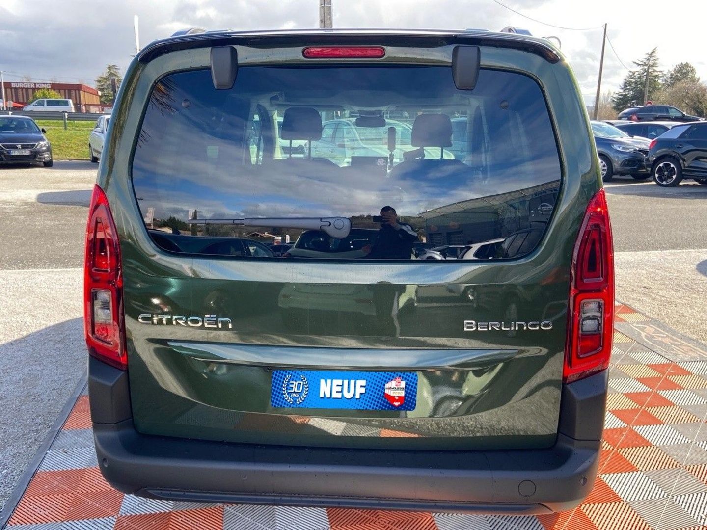 CITROEN BERLINGO - NEW BlueHDi 100 BV6 PLUS Pack Style JA 16" Vitres AR Surt.