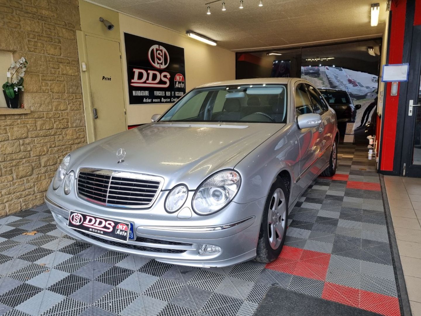 MERCEDES-BENZ CLASSE E III (W211) TRES BELLE 2.7CDI Avangarde