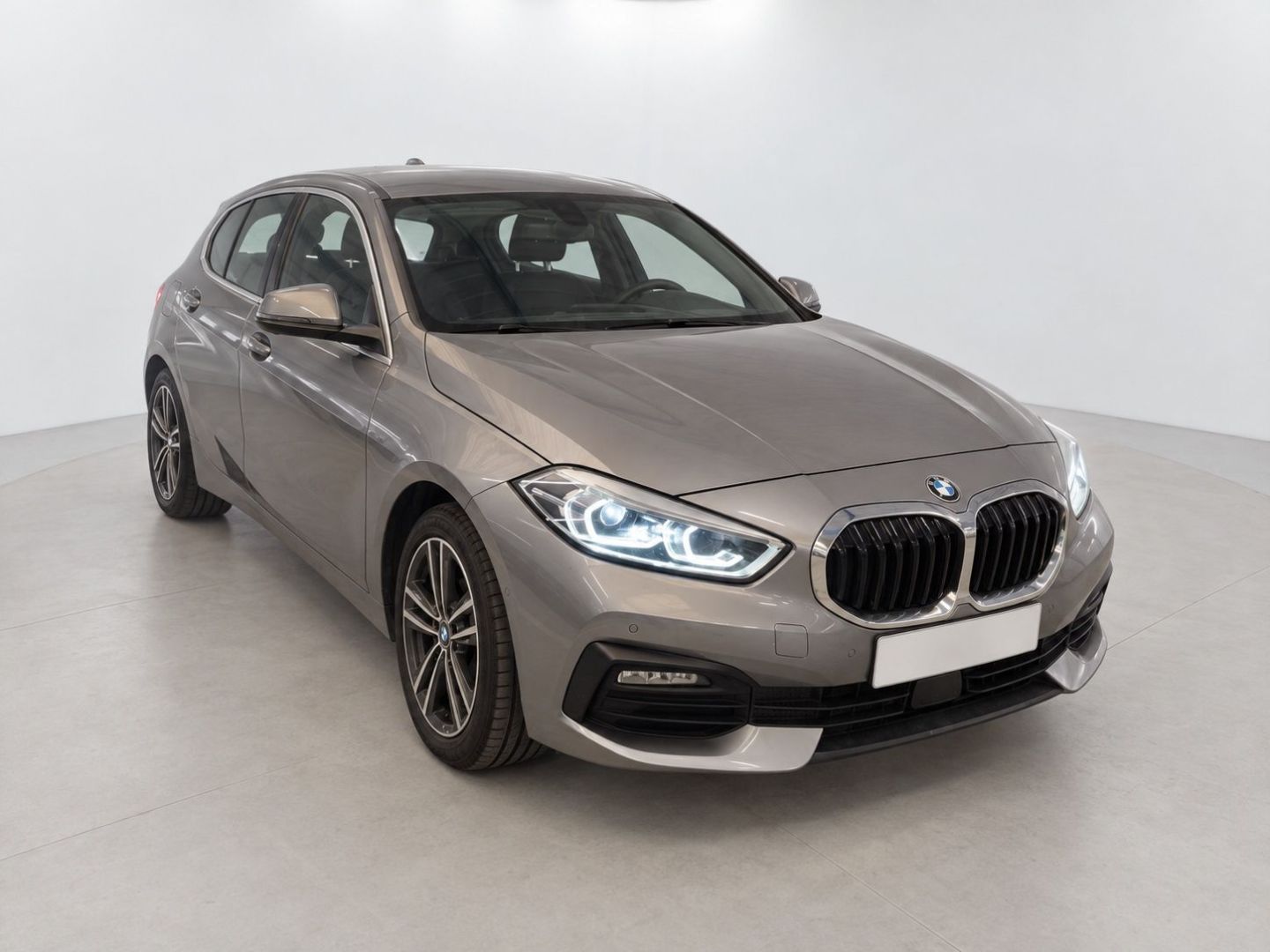 BMW SERIE 1 118i 136 Business Design DKG7